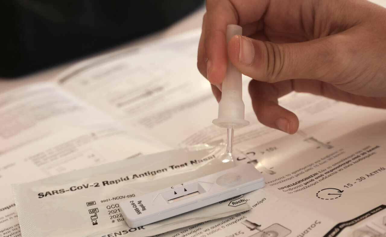 Self tests: Τι ισχύει από 19 Απριλίου για εργαζόμενους και εργοδότες