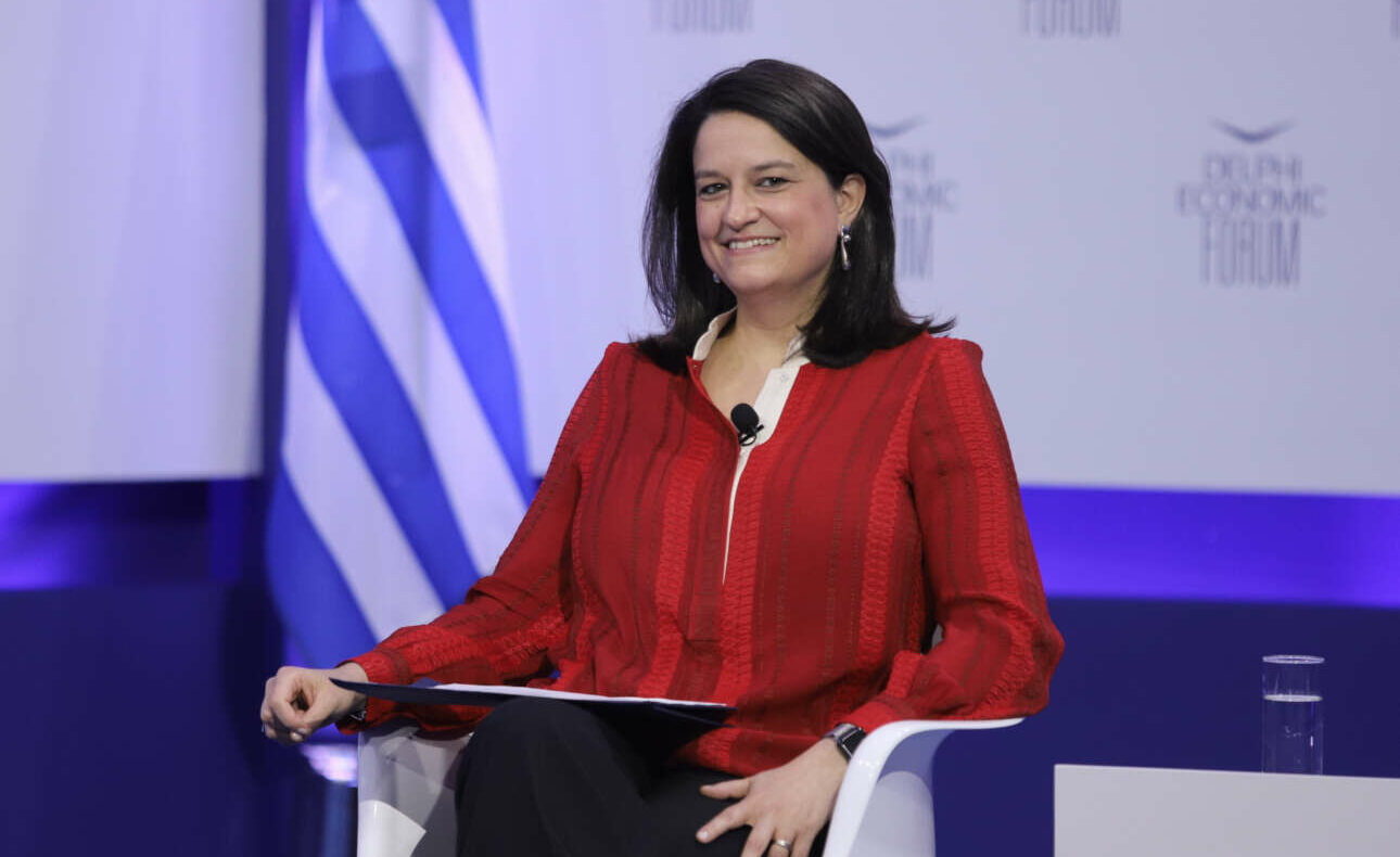 Κεραμέως: Στόχος η διασύνδεση του σχολείου με την αγορά εργασίας