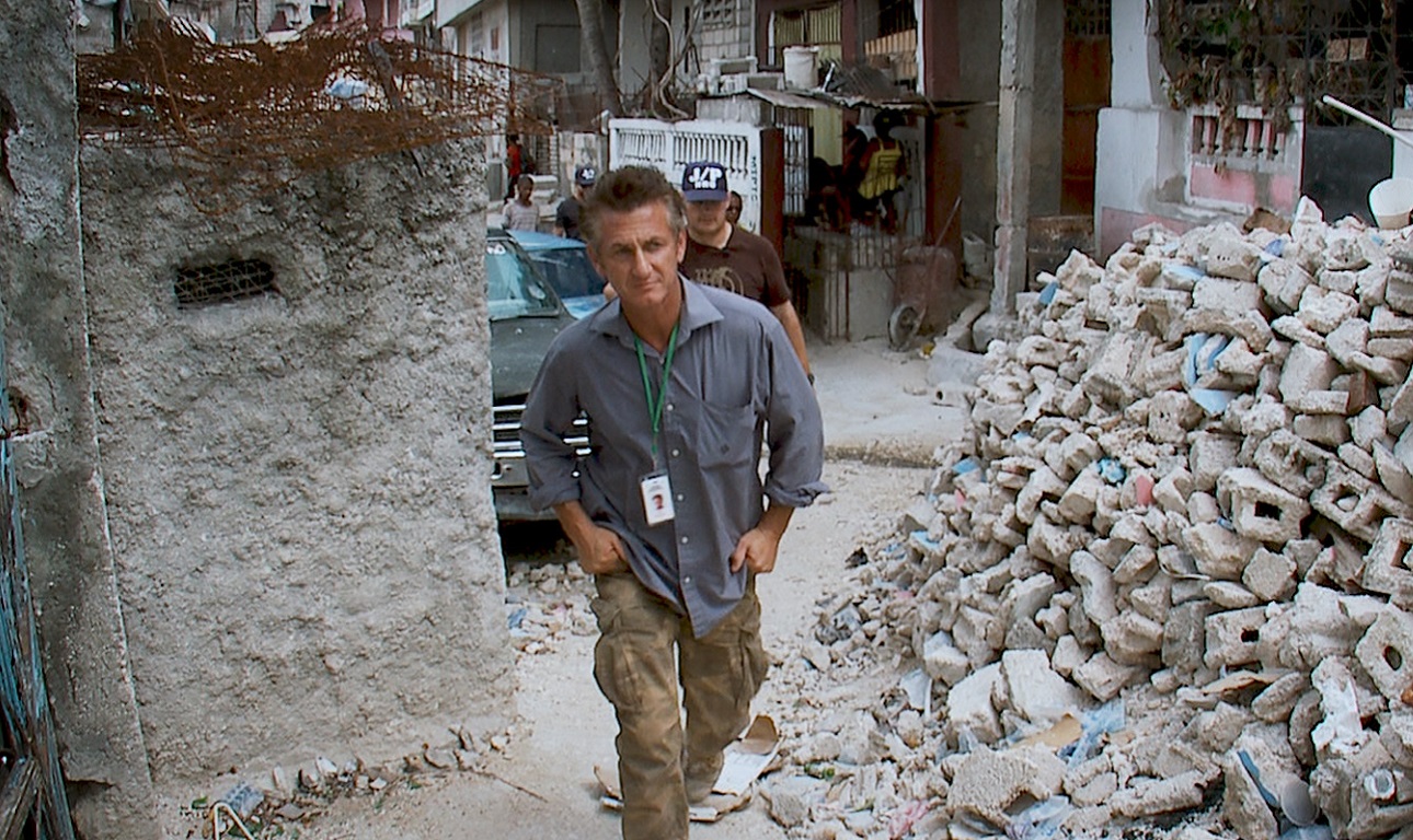 Σον Πεν: Ηρωικός ανθρωπιστής ή υποκριτής;