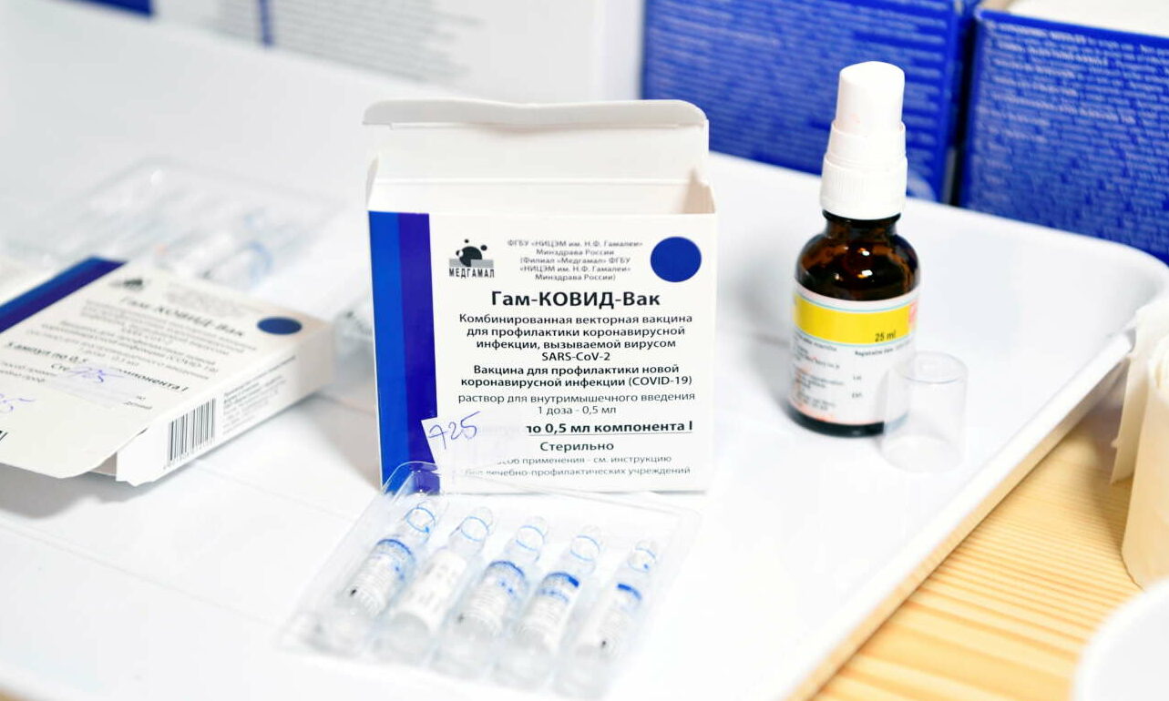 Γιατί θα καθυστερήσει ως τον Σεπτέμβριο η έγκριση του Sputnik V από την ΕΜΑ