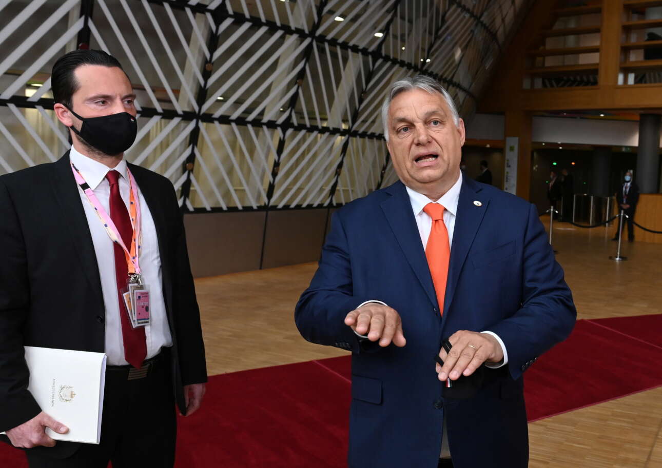 Ζητάει και τα ρέστα ο Ορμπαν: Δεν έχετε διαβάσει καν τον νόμο μου για τους ΛΟΑΤΚΙ