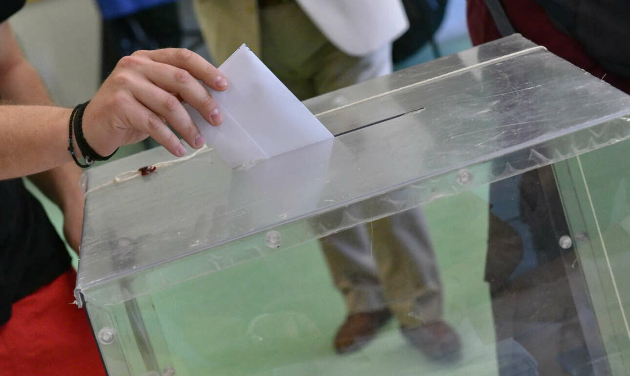 Δημοσκόπηση Marc: Σταθερό προβάδισμα της ΝΔ με 16,4%