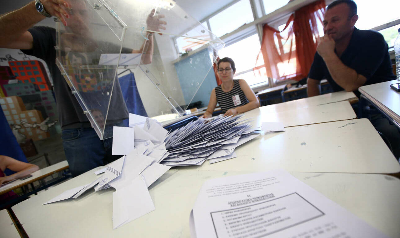 Alco: Προβάδισμα 12,9% για τη ΝΔ – Πώς βαθμολογούν οι πολίτες τους υπουργούς