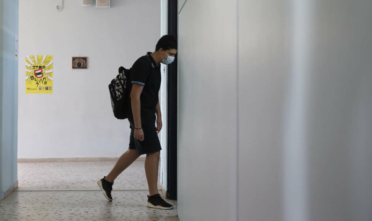 Αγωγή Κεραμέως κατά της ΟΛΜΕ για υπονόμευση των εξετάσεων των πρότυπων σχολείων