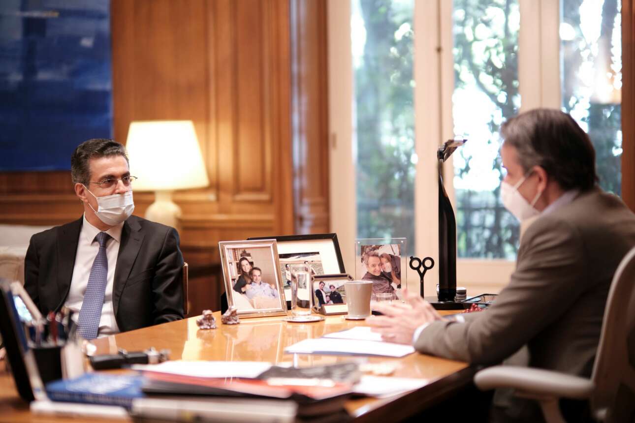 «Οχι στους διαχωρισμούς»: Στον Πρωθυπουργό η Εκθεση της Επιτροπής για την Εθνική Στρατηγική Ισότητας των ΛΟΑΤΚΙ+