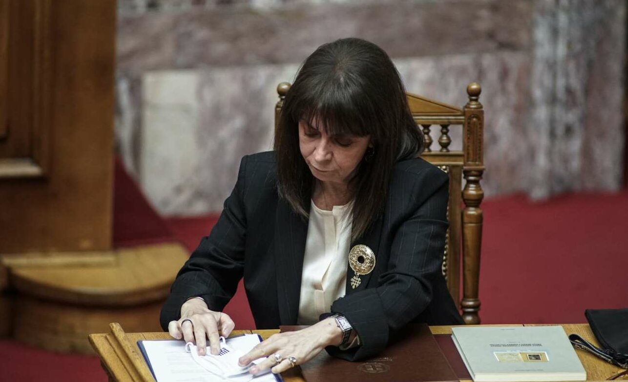 Παρέμβαση της Σακελλαροπούλου για την Καρολάιν: Είναι γυναικοκτονία – πρέπει να τις αντιμετωπίσουμε