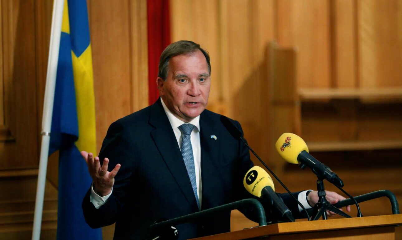 Σουηδία: Επιστροφή του Στέφαν Λεβέν στην πρωθυπουργία με οριακή πλειοψηφία