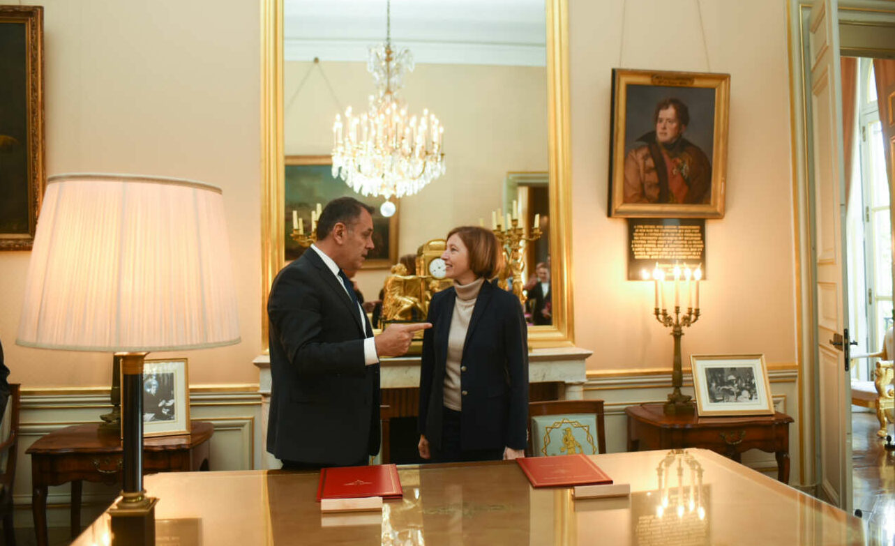 Στη Γαλλία για το πρώτο Rafale ο Παναγιωτόπουλος – συνάντηση με την Φρανσουάζ Παρλί