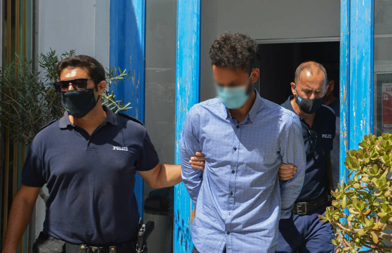 «Συλλυπητήρια και καλή δύναμη στην οικογένεια της Γαρυφαλλιάς» – «Ντροπή σου, αλήτη»