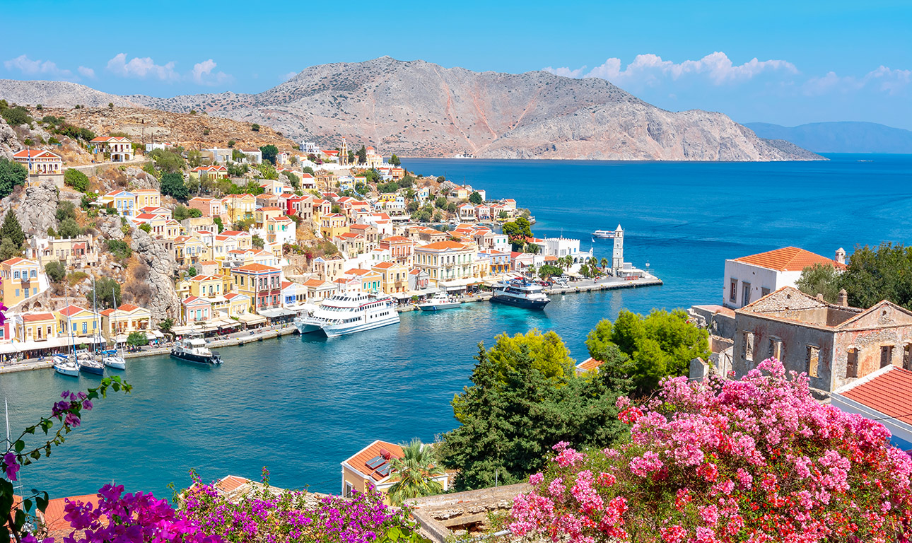 «Στην υγεία σας είμαστε κοντά, ακόμα και αν είστε μακριά»