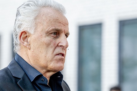 Σε σοβαρή κατάσταση δημοσιογράφος που πυροβoλήθηκε στο κέντρο του Αμστερνταμ