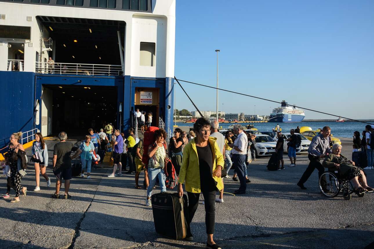 Χαρδαλιάς: Με ποια έγγραφα θα γίνεται η μετάβαση και η επιστροφή από τα νησιά