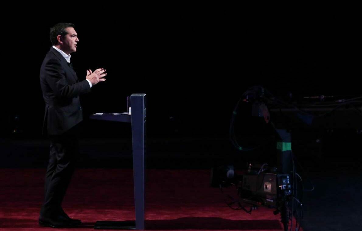 Σκιώδης κυβέρνηση χωρίς πρόγραμμα και ορθολογισμό