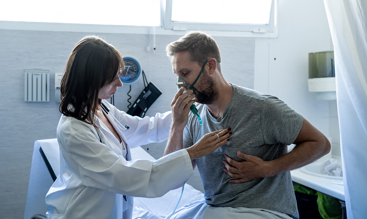 Covid: Σοβαρό κίνδυνο για βλάβες σε ζωτικά όργανα διατρέχουν και οι νέοι