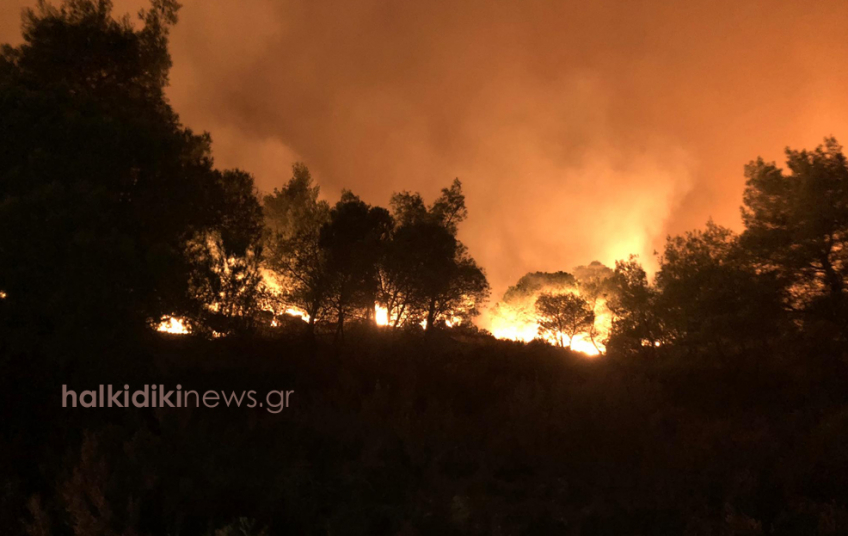 Χαλκιδική: Πέντε πυρκαγιές από κεραυνούς ξέσπασαν το βράδυ