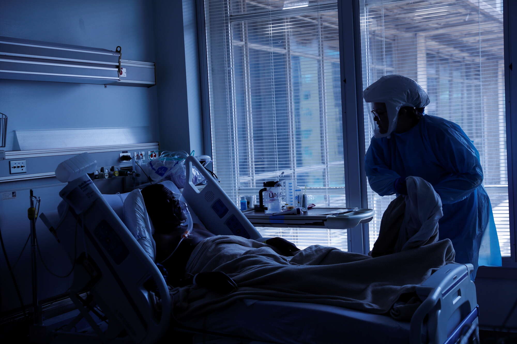 «Αν με θέλετε για γιατρό σας, πρέπει όλοι να κάνετε το εμβόλιο»