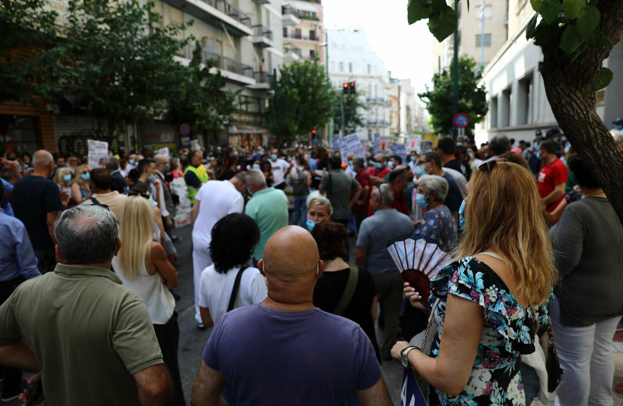«Σοφιστεία να λες ναι στον εμβολιασμό και να μιλάς για εξαναγκασμό»