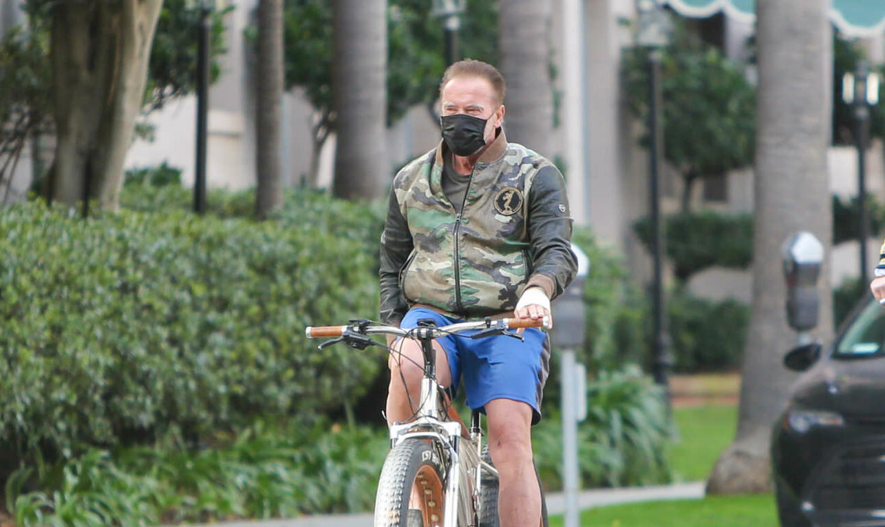 Σβαρτσενέγκερ: «Μην είσαι βλάκας, βάλε μάσκα»