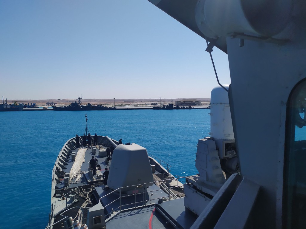 Τι σηματοδοτεί η υποδοχή στη φρεγάτα «Σαλαμίς» στην αιγυπτιακή βάση του Γκαργκούμπ