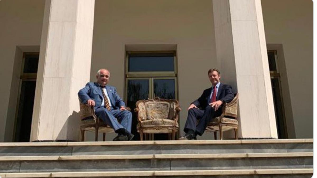 Οργή στο Ιράν για την πόζα των πρεσβευτών ως Τσόρτσιλ και Στάλιν