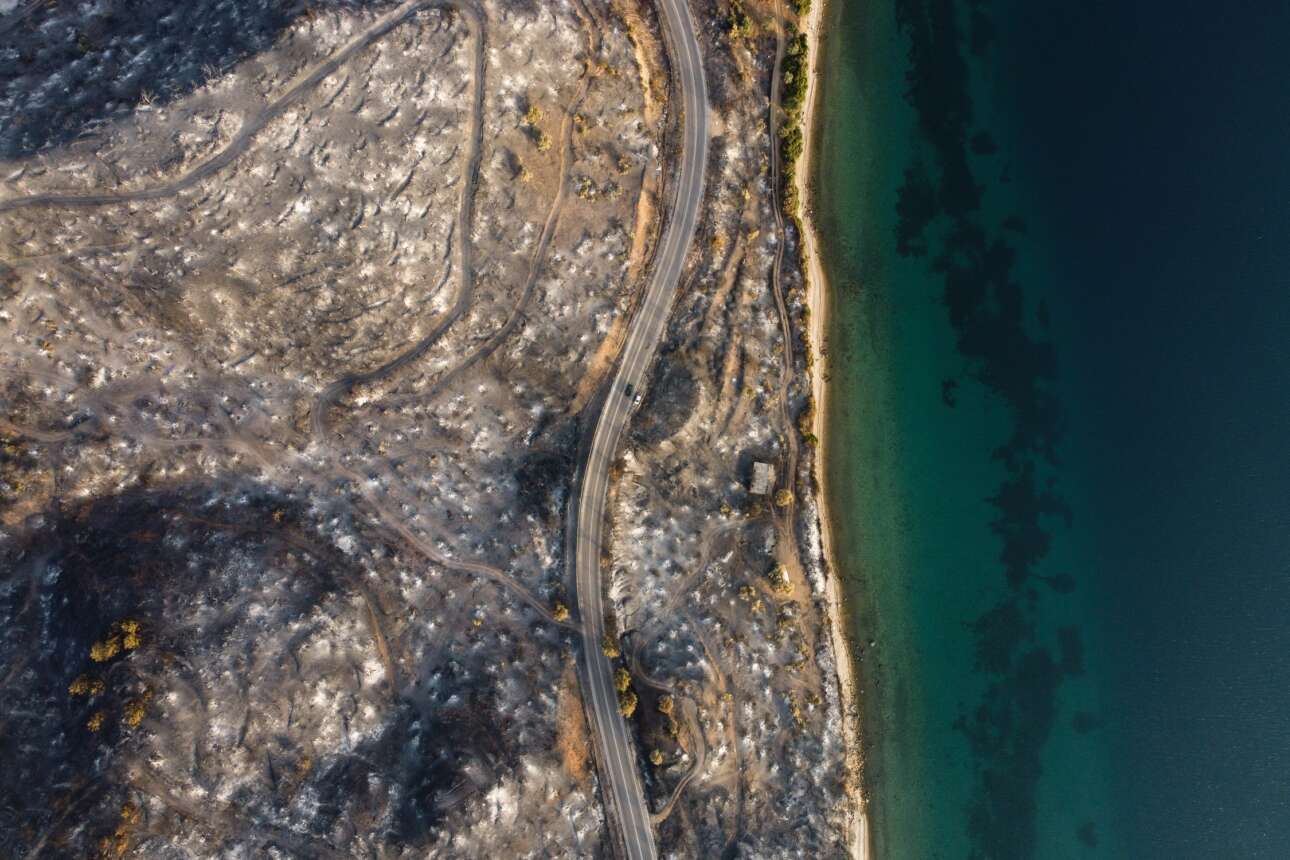 Φωτιές στην Εύβοια: Τουλάχιστον 631 πολίτες διασώθηκαν από τις παραλίες μέσα στη νύχτα