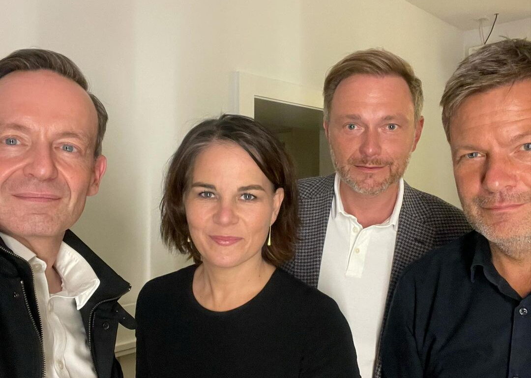 Πράσινοι και FPD βιάζονται να συγκυβερνήσουν – Η σέλφι για τους «συναρπαστικούς καιρούς»