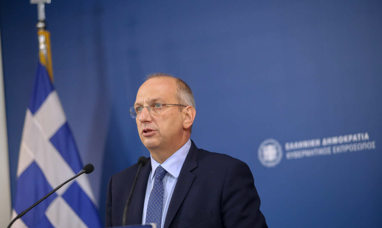 Οικονόμου: «Ο κ. Τσίπρας νομοθετούσε για να αρπάξει το εισόδημα της μεσαίας τάξης»