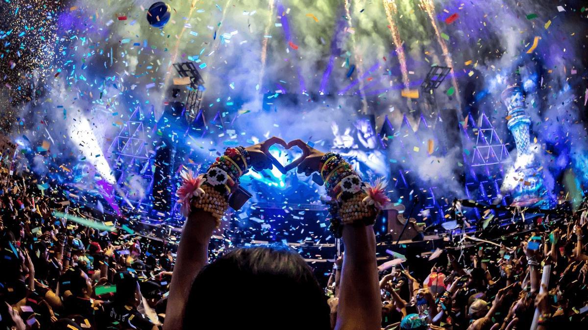 Swinging Berlin: τα κλαμπ αψηφούν τον κορονοϊό