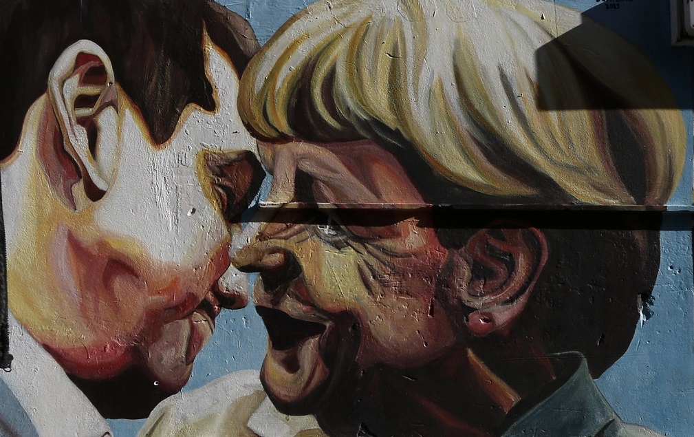 Ο Τσίπρας «αποχαιρετά» τη Μέρκελ και θυμάται «μια βραδιά σε μια ψαροταβέρνα»