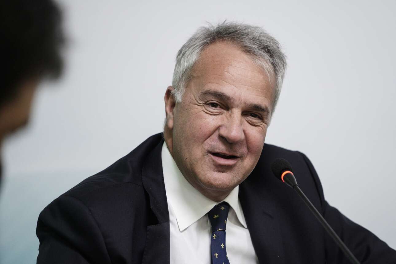 Βορίδης: 300 ευρώ πρόστιμο εβδομαδιαίως σε κάθε δημόσιο υπάλληλο που αρνείται εμβολιασμό και τεστ