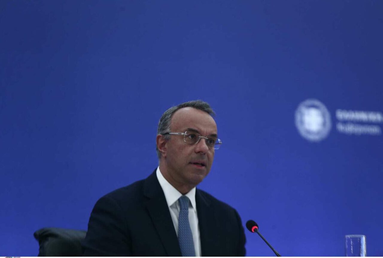 Αντλήθηκαν €2,5 δισ. από τη νέα διπλή έξοδο στις αγορές – στα €15 δισ. οι προσφορές