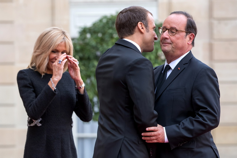 Ολάντ εναντίον Μακρόν: «Ταξιδιώτης χωρίς πυξίδα»