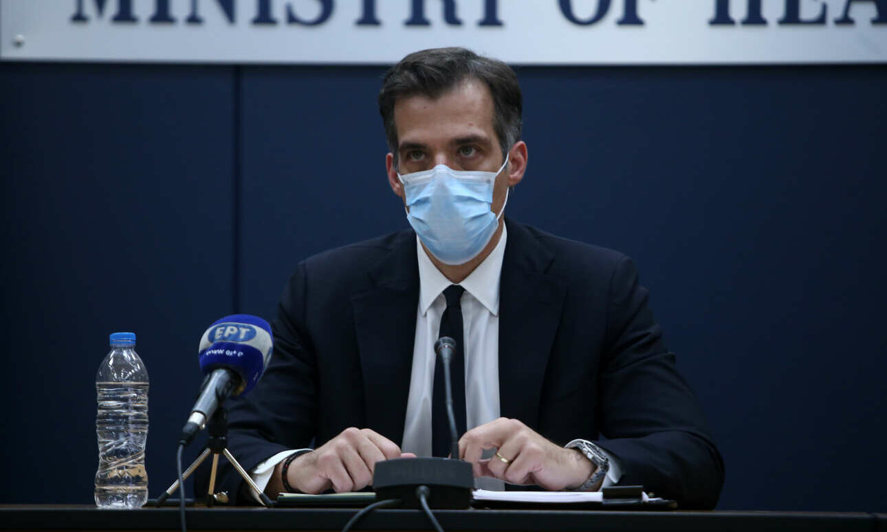 Παρασκήνιο: Γιατί παραιτήθηκε ο Αρκουμανέας από τον ΕΟΔΥ