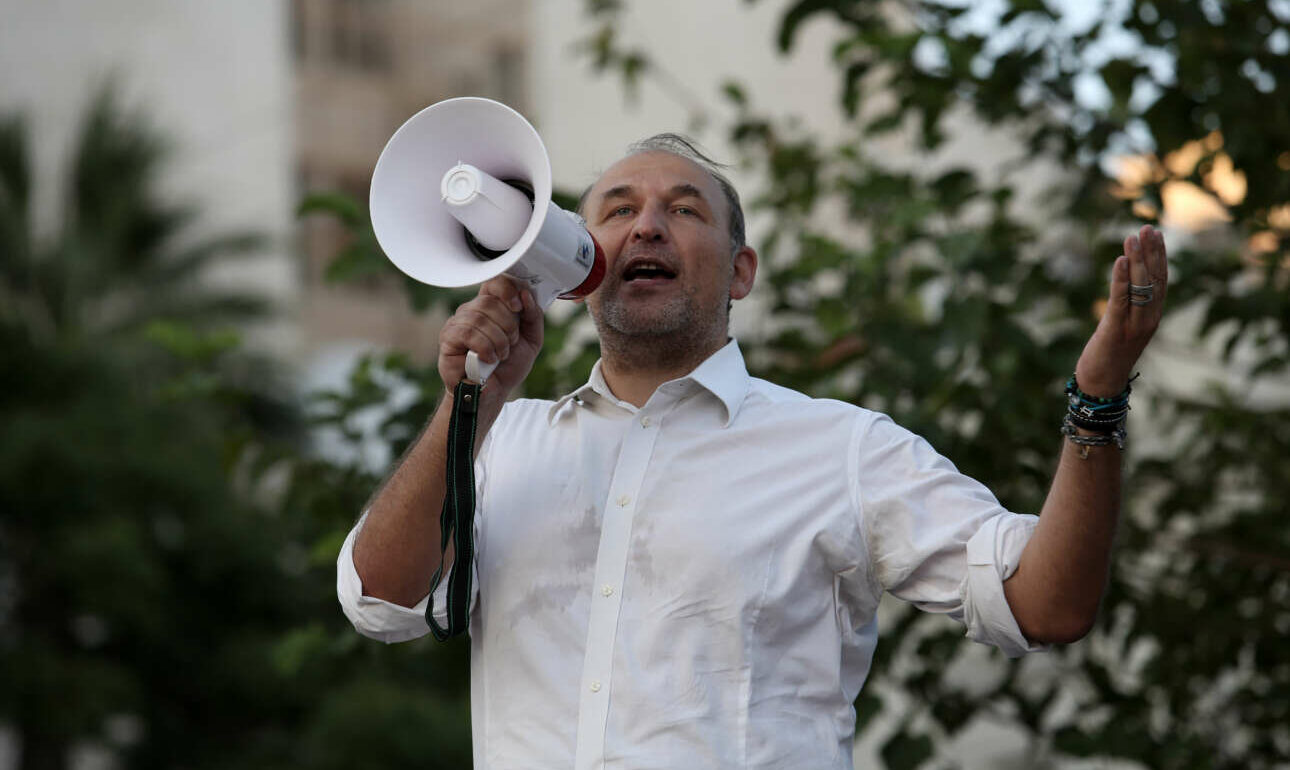 Ιατρικός Σύλλογος: Εισήγηση για εξάμηνη αφαίρεση αδείας του Φαίδωνα Βόβολη