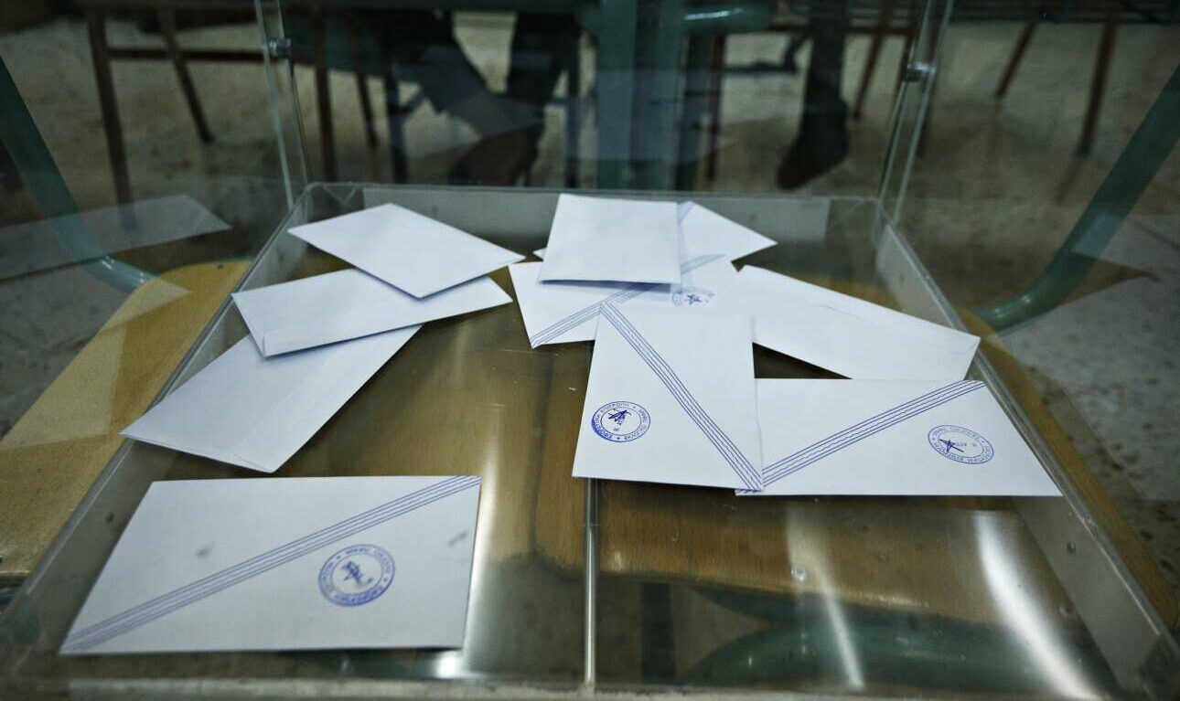 Alco: Στο 10,1% η διαφορά υπέρ της ΝΔ, τι λένε οι πολίτες για τη συμφωνία με τη Γαλλία