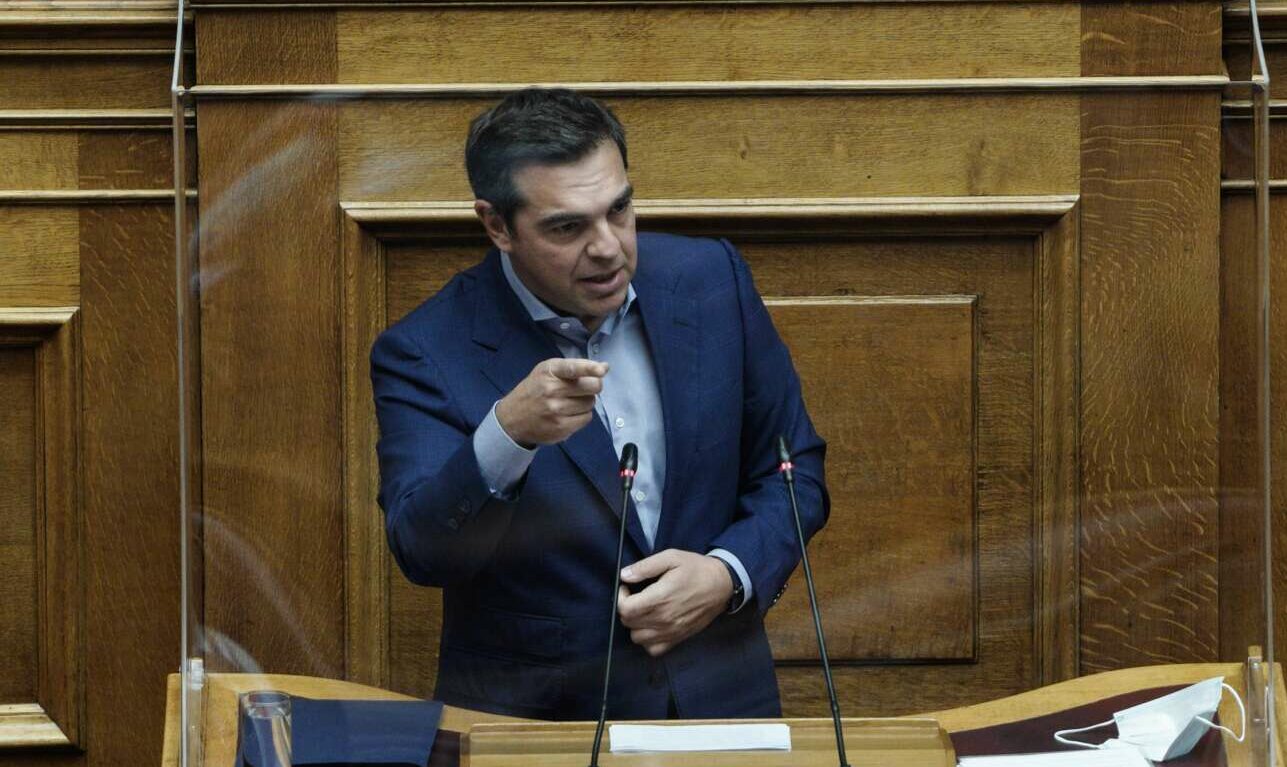 Τσίπρας: «Ο κ. Μητσοτάκης ψωνίζει φρεγάτες σαν να ψωνίζει γραβάτες»
