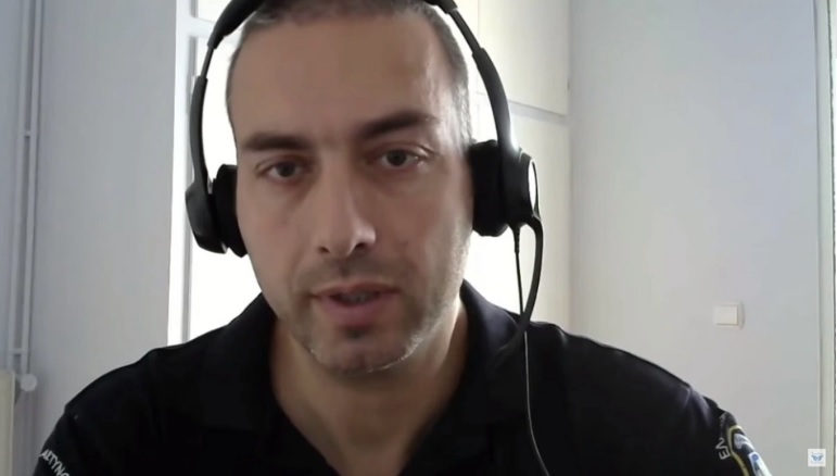 Σε διαθεσιμότητα ο youtuber αντιεμβολιαστής αστυνομικός