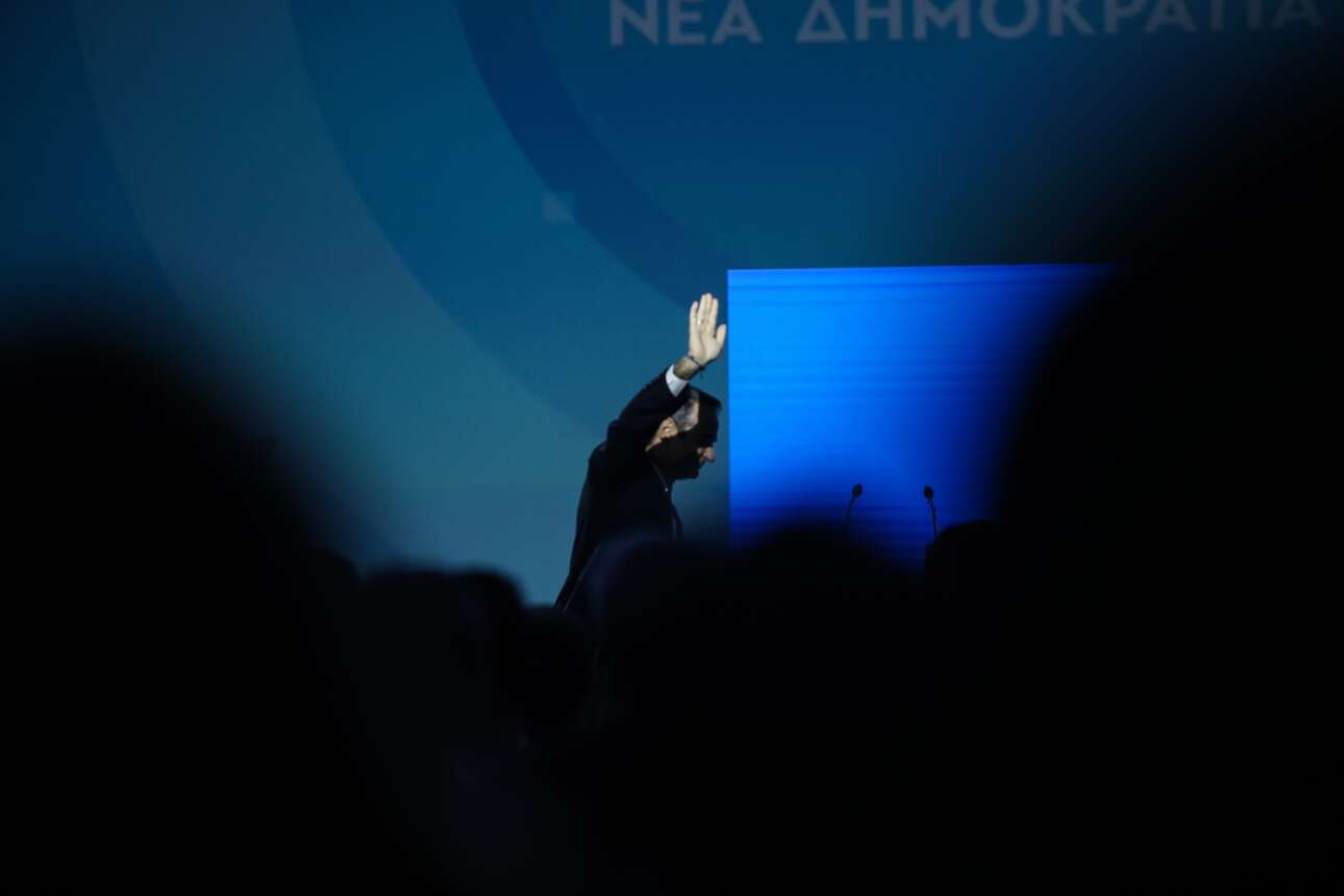 Αναβάλλεται το συνέδριο της ΝΔ λόγω και της μετάλλαξης Ομικρον