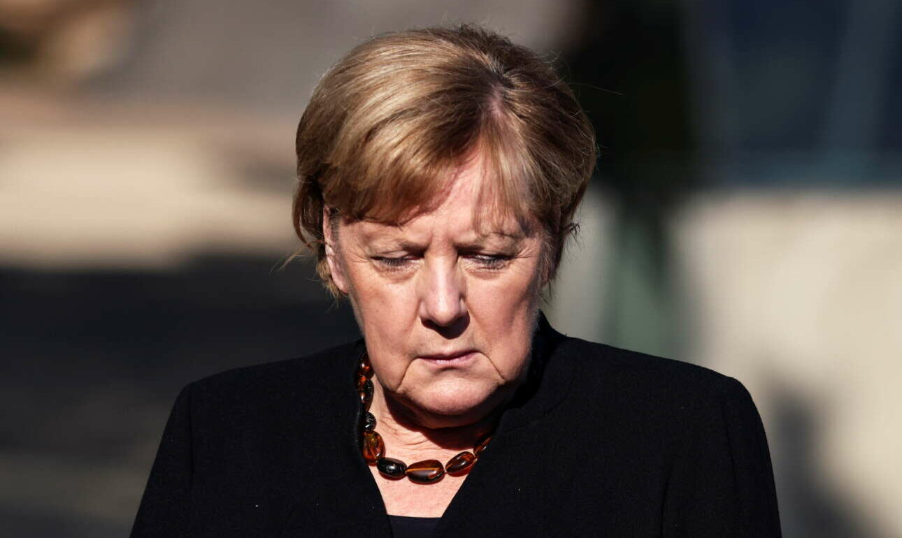 Μέρκελ: Η Ευρώπη ξεχνά τα διδάγματα του πολέμου