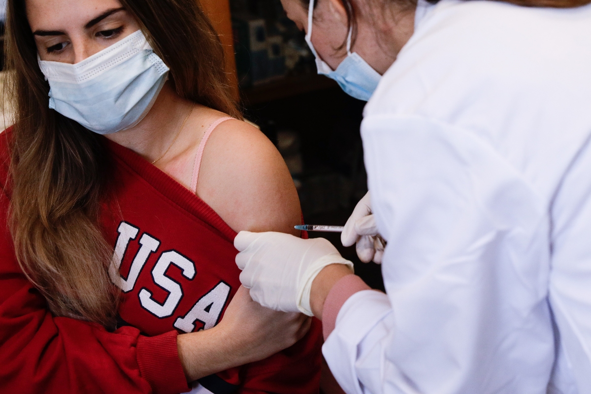 Θεοδωρίδου: Η ενισχυτική δόση μειώνει τη μετάδοση και τα κρούσματα