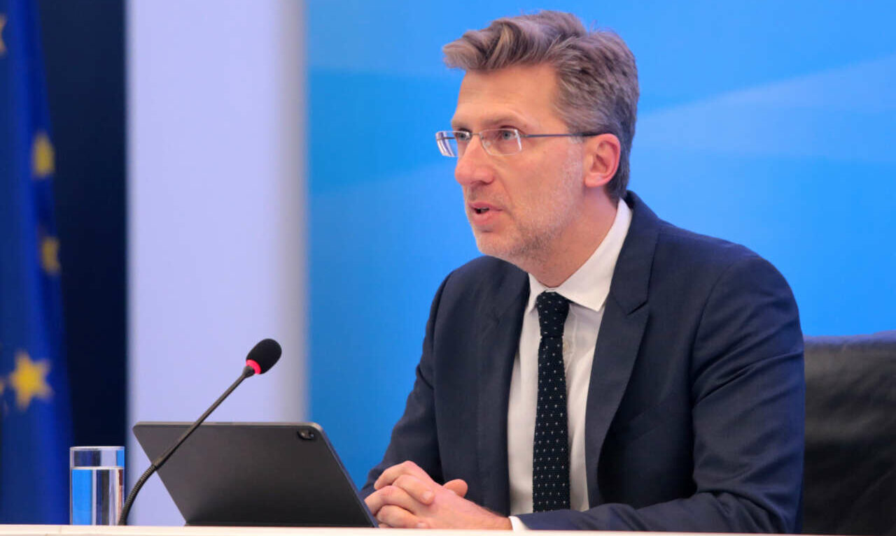 Σκέρτσος για τον εμβολιασμό των αστυνομικών: Ο ΣΥΡΙΖΑ ας σταματήσει να παράγει τόσο ανώφελο θόρυβο