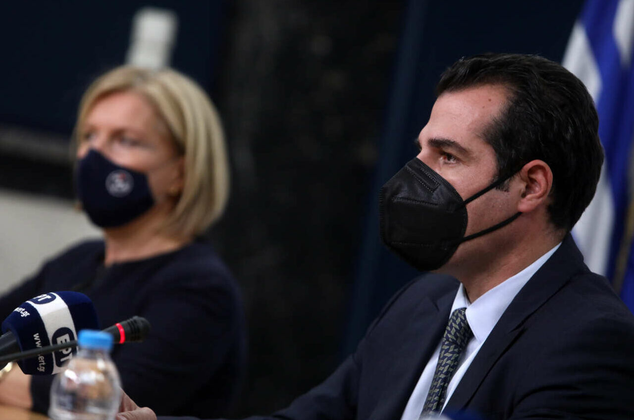 Ανακοινώσεις Πλεύρη στις 18.00 για τα μέτρα ανάσχεσης της πανδημίας