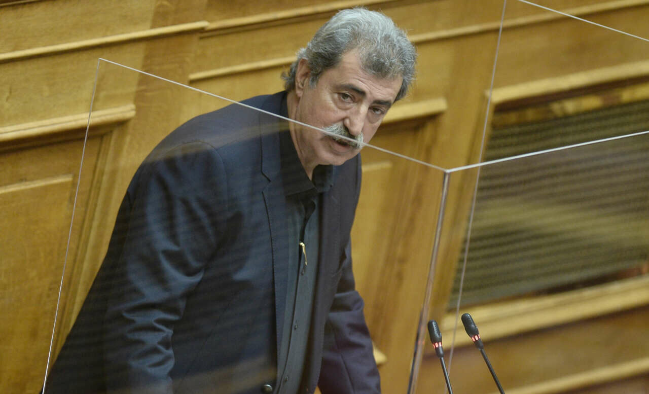 «Ξαναχτύπησε» ο Πολάκης: Τα εμβόλια δεν πιάνουν τη μετάλλαξη – Η απάντηση του Οικονόμου