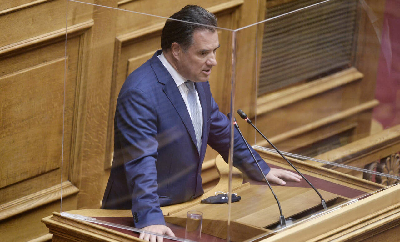 Γεωργιάδης: Δεν αποκλείεται η υποχρεωτικότητα εμβολιασμού και σε άλλες κατηγορίες εργαζομένων