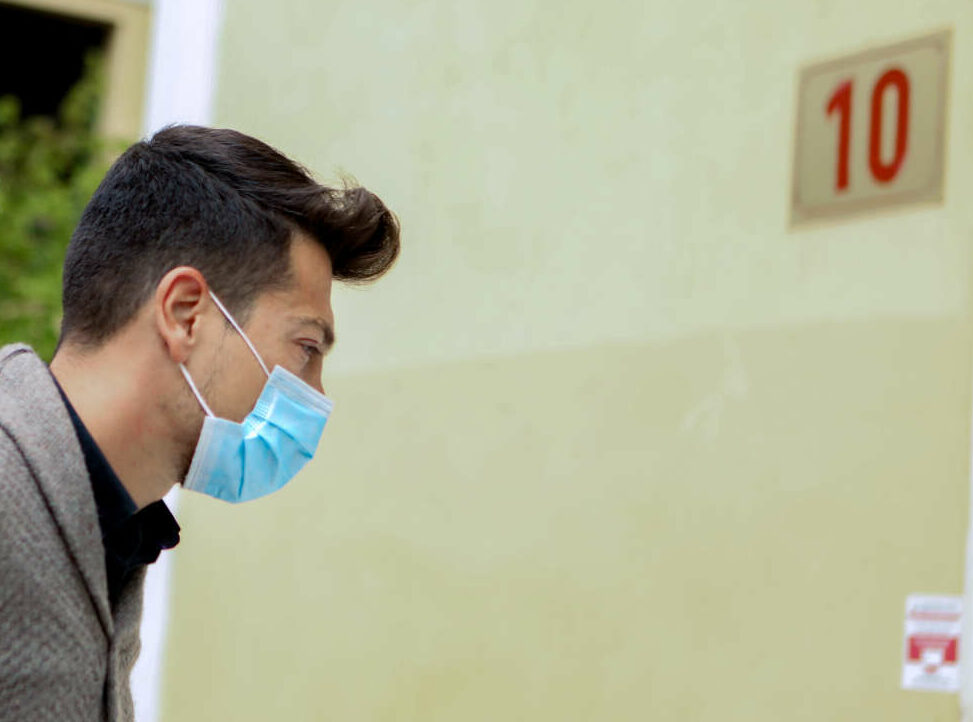 ΕΛ.ΑΣ.: Αυτός είναι ο προπονητής τένις που κατηγορείται για σεξουαλική κακοποίηση ανήλικων