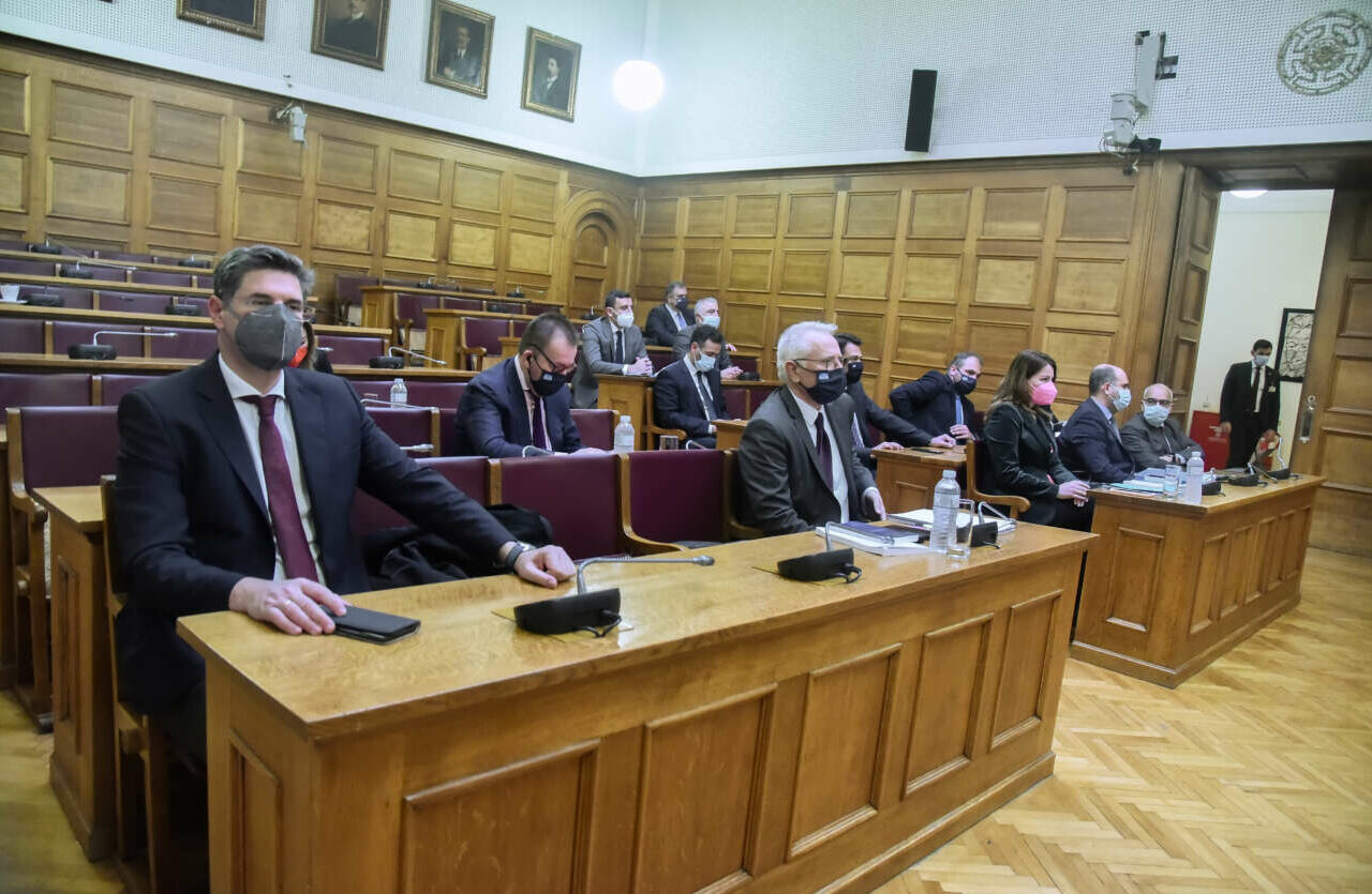 Χωρίς πολιτικά πρόσωπα η Εξεταστική για ΜΜΕ – δημοσκοπήσεις