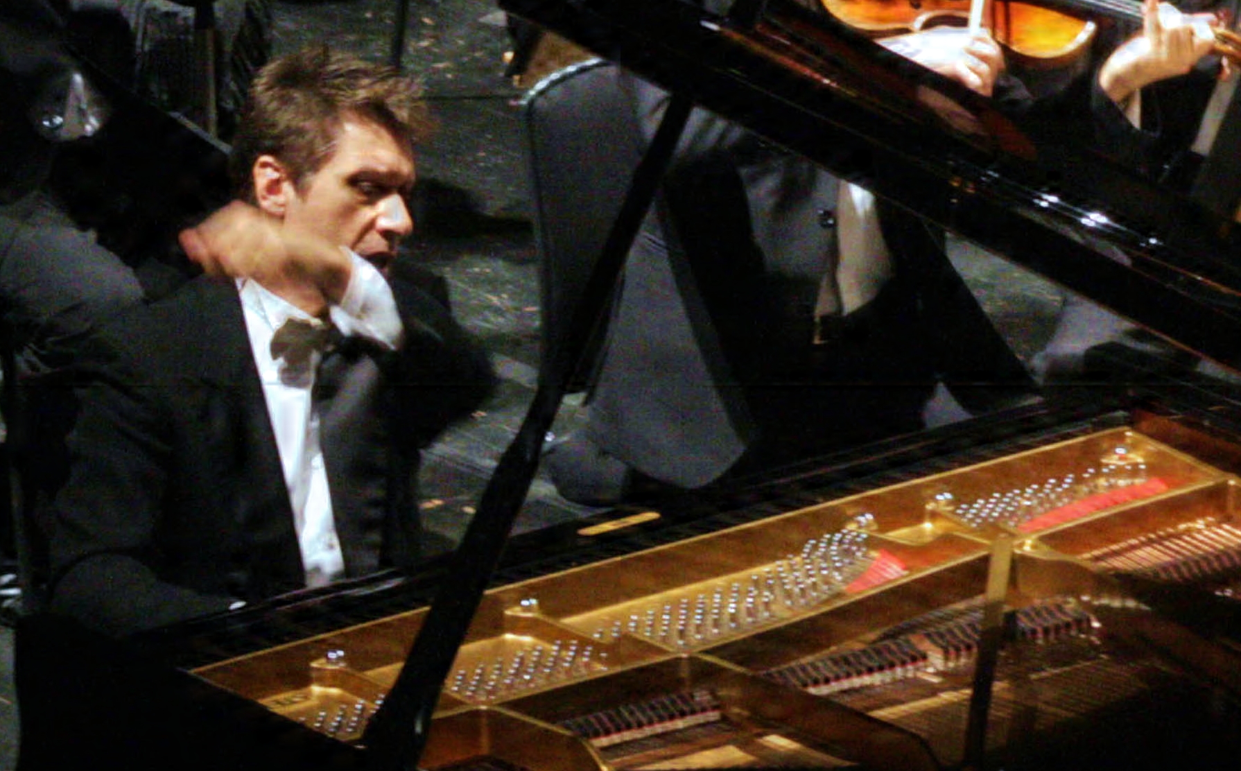 Μέγαρο Μουσικής: Δυο σολίστες στην αίθουσα Δ. Μητρόπουλος