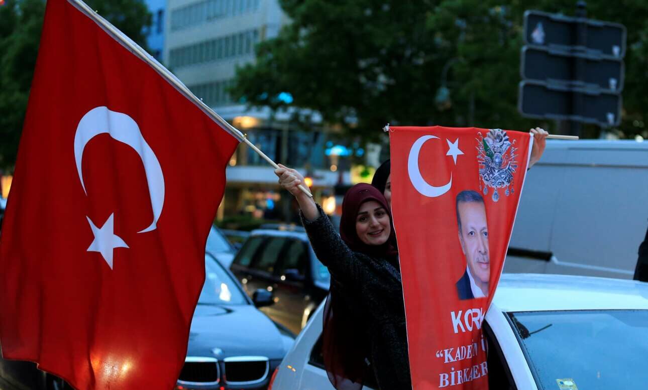 Τουρκογερμανοί: Οι γκασταρμπάιτερ που έγιναν «στρατός» του Ερντογάν