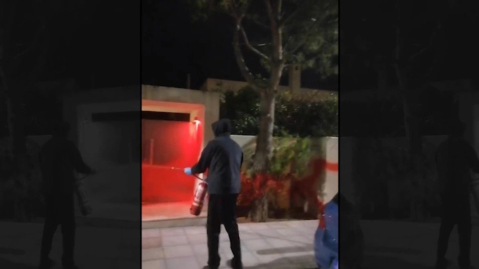 Επίθεση του Ρουβίκωνα στην κατοικία του Γιώργου Γεραπετρίτη