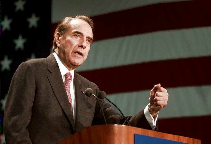 Πέθανε ο Μπομπ Ντόουλ, πρώην γερουσιαστής και υποψήφιος για την προεδρία των ΗΠΑ